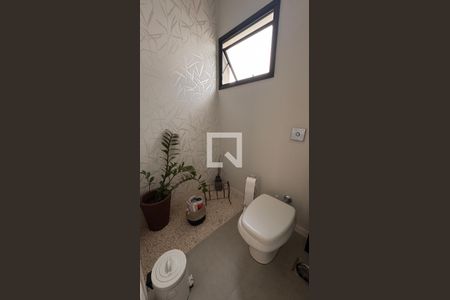 Casa de condomínio à venda com 250m², 3 quartos e 4 vagasLavabo