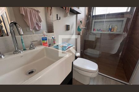 Casa de condomínio à venda com 250m², 3 quartos e 4 vagasBanheiro