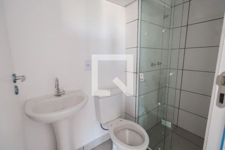 Banheiro de apartamento para alugar com 2 quartos, 50m² em Vila Carrão, São Paulo