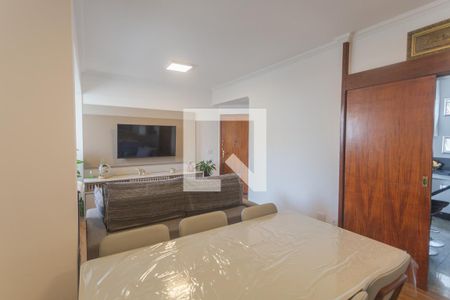 Sala de apartamento à venda com 3 quartos, 110m² em Santo Antônio, Belo Horizonte