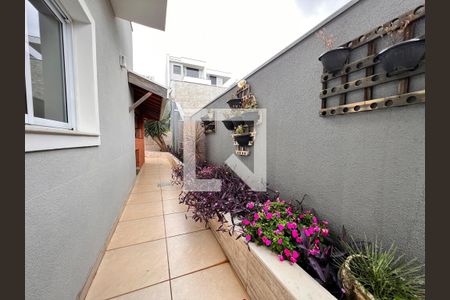 Casa de condomínio à venda com 250m², 3 quartos e 2 vagasCorredor - Quintal