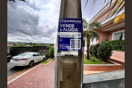 Casa de condomínio à venda com 250m², 3 quartos e 2 vagasPlaca