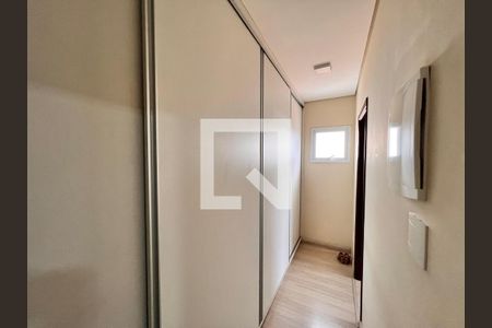 Closet Suíte de casa de condomínio à venda com 3 quartos, 250m² em Swiss Park, Campinas