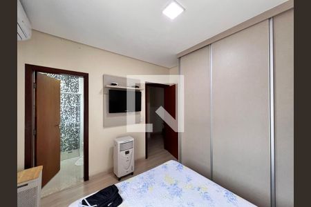 Casa de condomínio à venda com 250m², 3 quartos e 2 vagasQuarto Suíte 3