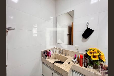 Casa de condomínio à venda com 250m², 3 quartos e 2 vagasBanheiro Suíte 2