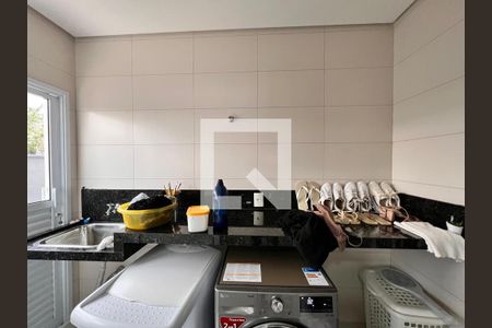 Casa de condomínio à venda com 250m², 3 quartos e 2 vagasÁrea de Serviço