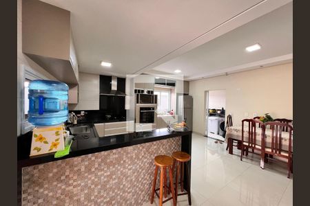 Casa de condomínio à venda com 250m², 3 quartos e 2 vagasCozinha