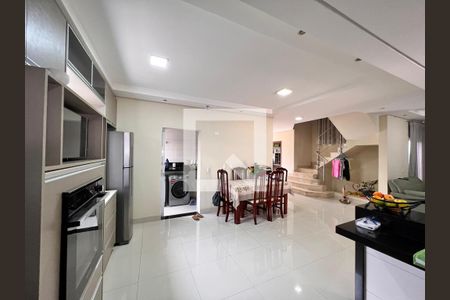 Casa de condomínio à venda com 250m², 3 quartos e 2 vagasCozinha