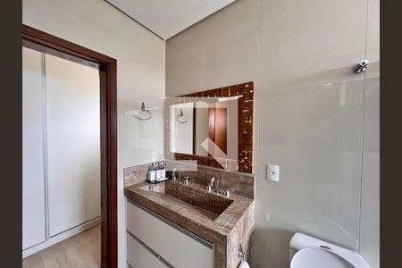 Casa de condomínio à venda com 250m², 3 quartos e 2 vagasBanheiro Suíte