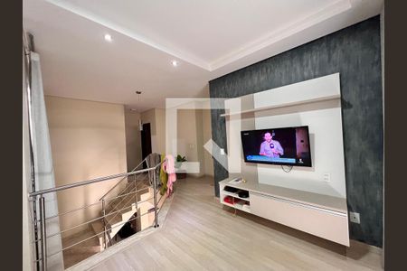 Sala de TV de casa de condomínio à venda com 3 quartos, 250m² em Swiss Park, Campinas