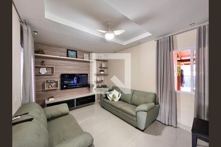 Sala de Estar de casa de condomínio à venda com 3 quartos, 250m² em Swiss Park, Campinas