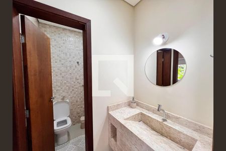 Casa de condomínio à venda com 250m², 3 quartos e 2 vagasLavabo