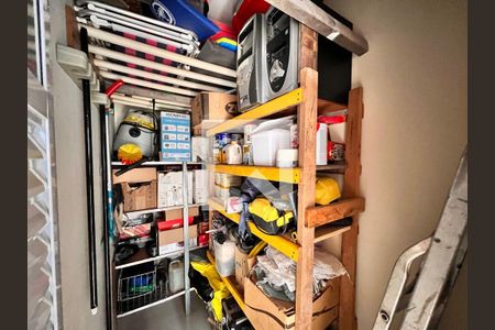 Casa de condomínio à venda com 250m², 3 quartos e 2 vagasQuarto de Serviço