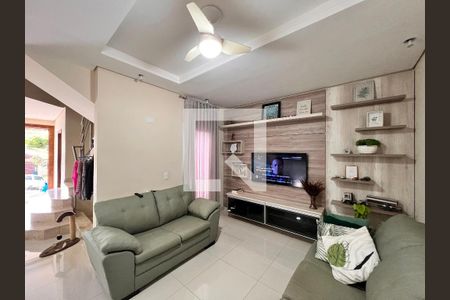 Sala de Estar de casa de condomínio à venda com 3 quartos, 250m² em Swiss Park, Campinas