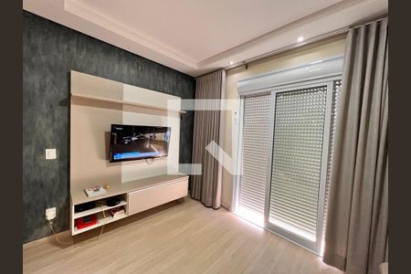 Sala de TV de casa de condomínio à venda com 3 quartos, 250m² em Swiss Park, Campinas