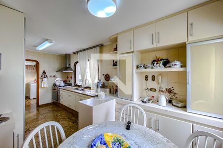 Apartamento à venda com 219m², 4 quartos e 3 vagasCozinha