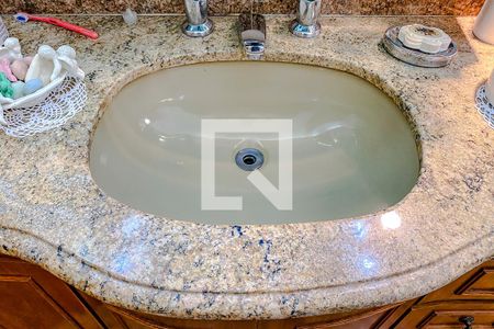 Apartamento à venda com 219m², 4 quartos e 3 vagasBanheiro da Suíte 3