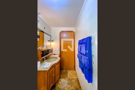 Apartamento à venda com 219m², 4 quartos e 3 vagasBanheiro da Suíte 2