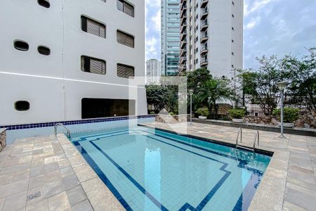 Apartamento à venda com 219m², 4 quartos e 3 vagasÁrea comum - Piscina