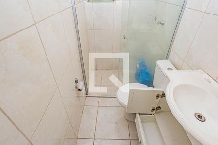 Casa à venda com 100m², 2 quartos e 2 vagas Casa à venda com 100m², 2 quartos e 2 vagasBanheiro da Edicula