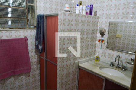 Casa de condomínio à venda com 240m², 4 quartos e 1 vagaBanheiro 1