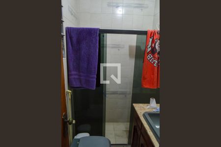 Casa de condomínio à venda com 240m², 4 quartos e 1 vagaBanheiro 2