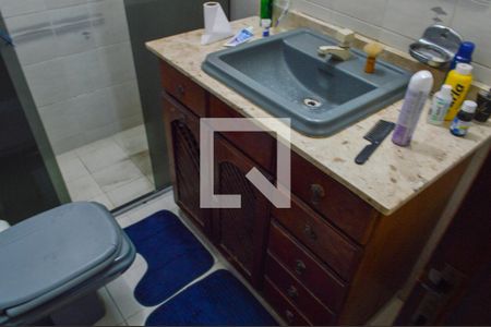 Casa de condomínio à venda com 240m², 4 quartos e 1 vagaBanheiro 2