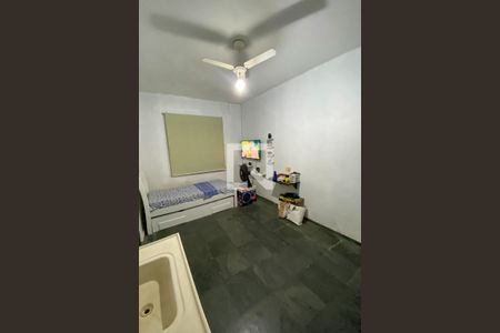 Casa de condomínio à venda com 240m², 4 quartos e 1 vagaSuíte