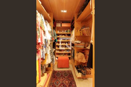 Apartamento à venda com 261m², 3 quartos e 2 vagasCloset Quarto 2 suíte