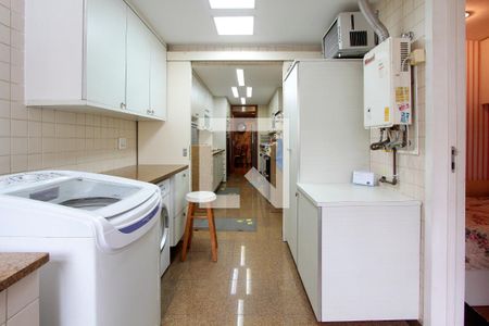 Apartamento à venda com 261m², 3 quartos e 2 vagasÁrea de Serviço