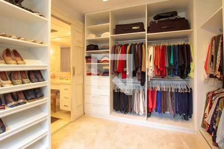 Apartamento à venda com 261m², 3 quartos e 2 vagasCloset Quarto 1 suíte