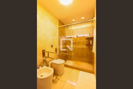 Apartamento à venda com 261m², 3 quartos e 2 vagasBanheiro Quarto 1 suíte