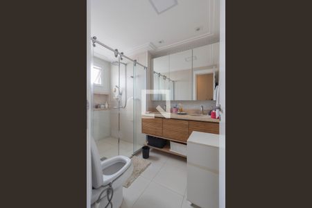 Apartamento à venda com 209m², 3 quartos e 4 vagas Apartamento à venda com 209m², 3 quartos e 4 vagasBanheiro - Suíte 2