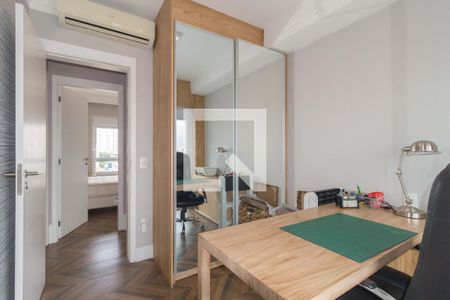 Apartamento à venda com 209m², 3 quartos e 4 vagas Apartamento à venda com 209m², 3 quartos e 4 vagasQuarto