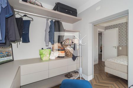 Apartamento à venda com 209m², 3 quartos e 4 vagas Apartamento à venda com 209m², 3 quartos e 4 vagasCloset - Suíte 1