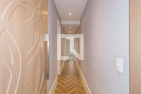 Apartamento à venda com 209m², 3 quartos e 4 vagas Apartamento à venda com 209m², 3 quartos e 4 vagasCorredor