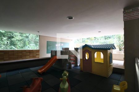 Apartamento para alugar com 135m², 4 quartos e 2 vagasÁrea comum - Playground