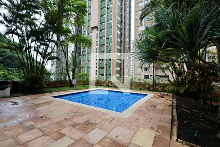 Apartamento para alugar com 135m², 4 quartos e 2 vagasÁrea comum - Piscina