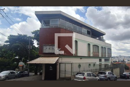 Casa para alugar com 359m², 4 quartos e 3 vagasFachada