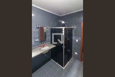 Casa à venda com 367m², 3 quartos e 4 vagasBanheiro da Suíte 1