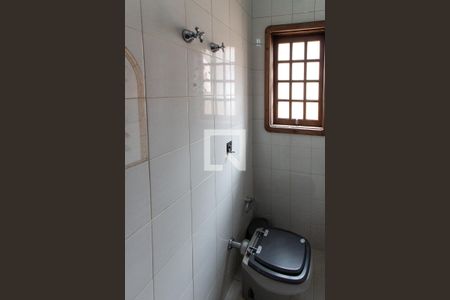 Casa à venda com 367m², 3 quartos e 4 vagasBanheiro da Suíte 2