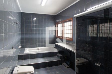 Casa à venda com 367m², 3 quartos e 4 vagasBanheiro da Suíte 1