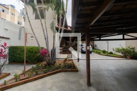 Casa à venda com 360m², 5 quartos e 4 vagasQuintal e Garagem