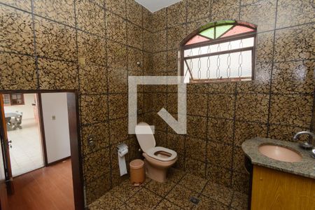 Casa à venda com 360m², 5 quartos e 4 vagasBanheiro da Suíte 2