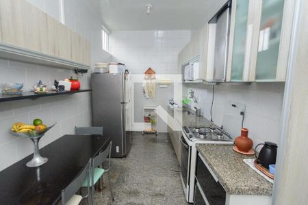 Casa à venda com 360m², 5 quartos e 4 vagasCozinha