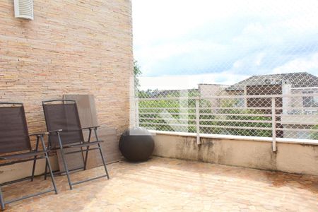 Casa de condomínio para alugar com 200m², 4 quartos e 2 vagasVaranda