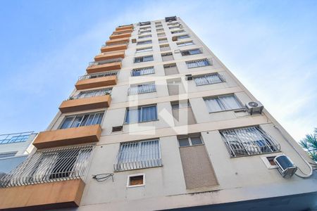 Apartamento para alugar com 70m², 2 quartos e 1 vaga Apartamento para alugar com 70m², 2 quartos e 1 vagaFachada