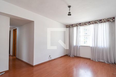Sala de apartamento para alugar com 2 quartos, 70m² em Santa Rosa, Niterói