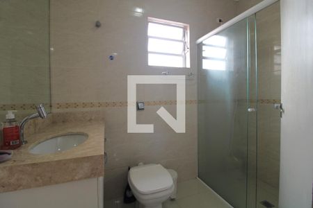 Casa para alugar com 120m², 3 quartos e 2 vagasBanheiro
