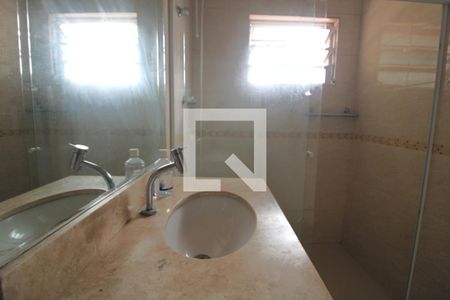 Casa para alugar com 120m², 3 quartos e 2 vagasBanheiro